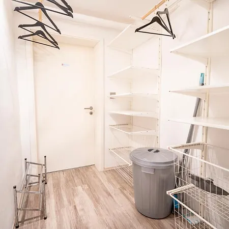 Apartment Truth - Kingsize Bett - Netflix - Zentral